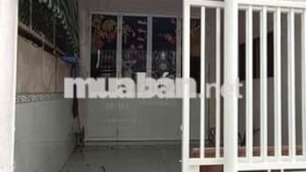 nhà 4 triệu 3 phòng ngủ gần trường Phan Ngọc Hiển