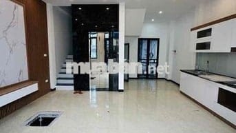 Siêu Phẩm Nhà Mới View Hồ Trung Tâm Hà Đông – Thang Máy – Nội Thất Cao