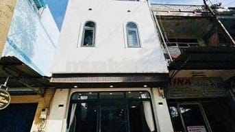 CHO THUÊ NHÀ - MẶT TIỀN 228 QUANG TRUNG - NHÀ 1 TRỆT 2 LẦU