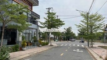 kẹt tiền bán lô đất Long Cang, 90m2, sổ sẵn