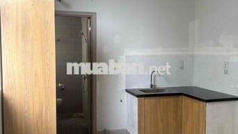 Cho thuê căn hộ dịch vụ chỉ 4,5, giáp linh trung, sẵn máy lạnh bếp tủ