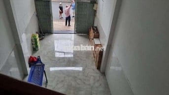 Cần bán nhà bàu cát 8. Nhà mới sơn sửa vô ở liền