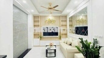 BÁN NHÀ ĐẸP CẦU GIẤY – 5 TẦNG FULL NỘI THẤT – BA GÁC ĐỖ CỬA