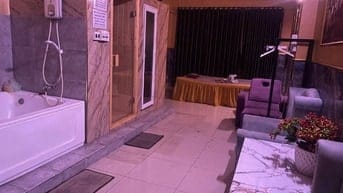 Sang cơ sở massage mặt tiền quận 8
