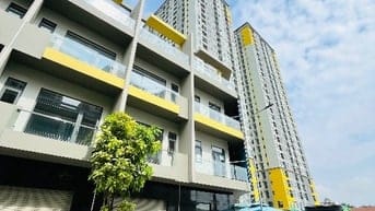 Nhà phố SHR 4 tầng, vừa ở vừa kinh doanh ngay dưới chân 8000 căn hộ
