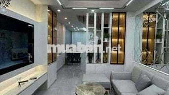 SIÊU PHẨM! VIP CẦU GIẤY, Ô TÔ GẦN, 2 THOÁNG, Ở SƯỚNG, TIỆN ÍCH ĐẦY ĐỦ