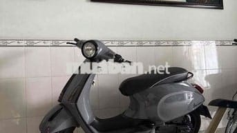 Cần bán vespa prima xám xi măng đời 2016 giá tốt.