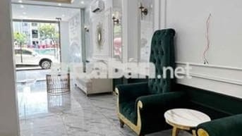 cần bán nhà thích hợp làm văn phòng nha khoa
