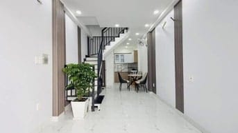 CHÚ BA BÁN CĂN NHÀ HÀN HẢI NGUYÊN, Q11, SỔ RIÊNG, MUA DỌN VÀO Ở NGAY