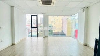 Cho thuê văn phòng tại đường Hào Nam sàn 50m2 đẹp rực rỡ  thoáng