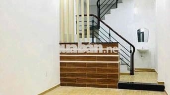 cho thuê nhà nguyên căn mới tinh. 2pn2wc. Nguyễn tri phương p9,Q10