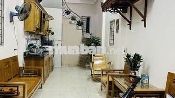 Chính chủ k qua môi giới cần bán nhà 3,5 tầng dân mới xây kiên cố
