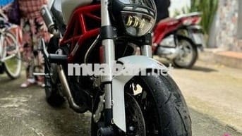 Ducati Monster 796