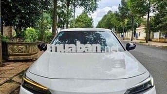 Honda Civic 2023 RS 1.5 AT - 30000 km sơn zin 99%