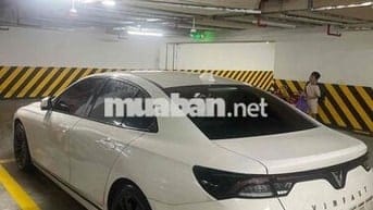 VinFast Lux A2.0 2020 A2.0 Tiêu chuẩn - 82000 km