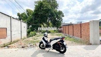 kẹt tiền nên bán lại miếng đất thổ cư sổ hồng riêng