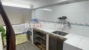 Cho thuê nhà ở nguyên căn ngõ rộng phố Hàng Cháo - Đống Đa