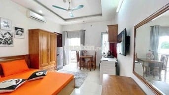 Ở NGAY! CĂN HỘ BAN CÔNG NGAY HUỲNH VĂN BÁNH PN SIÊU AN NINH - FULL ĐỒ