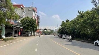 VỊ TRÍ ĐẸP .THÔNG SỐ VÀNG ĐƯỜNG Ô TÔ TRÁNH .GẦN TRƯỜNG HỌC BỆNH VIỆN