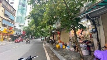Mặt phố HOA LƯ gần Vincom Bà Triệu 2 tầng MT 5,5m chỉ 9tr vào ngay