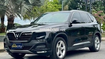 VinFast Lux SA Plus 2022 - Màu đen - 2v3km