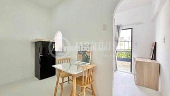 1PN BAN CÔNG FULL NỘI THẤT MỚI MGR NHÀ THOÁNG HẺM XE HƠI TRỐNG SẴN