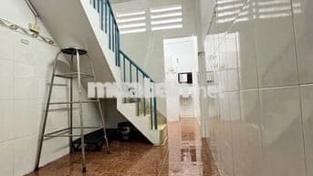 Nhà ở nguyên căn 1 trệt 1 lầu - gần Chợ , Trường học , 40m2