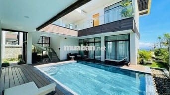 CHO THUÊ VILLA 4 PHÒNG NGỦ ĐẸP CÓ HỒI BƠI KHU WYNDHAM GRAND CAM RANH
