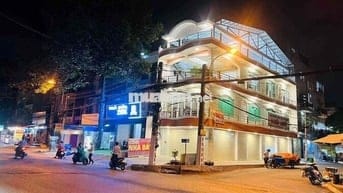 Nhà to nguyên căn cho thuê Quận 8 90m2-180m2