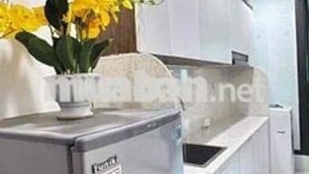 Bán nhà tập thể phố 8/3 nhà đẹp 2 thoáng ở ngay 50m Tâng 2 giá 2,58 tỷ