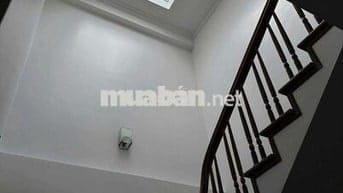 Chính chủ cho thuê nhà 65m² – ngõ 399 Âu Cơ, Tây Hồ.
có 4 phòng ngủ