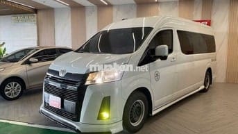 Toyota Hiace 2021 nhập Thái