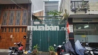 Nhà xinh xắn sân vườn - trung tâm Q1 Bến Thành. Giá chỉ 4x hẻm xe hơi!
