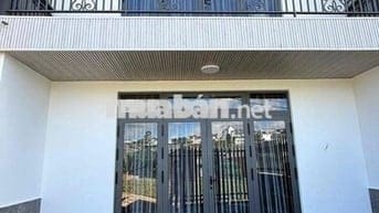 NHÀ PHƯỜNG 8 SỔ RIÊNG SÂN ĐẬU Ô TÔ 4,2 TỶ