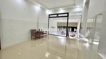 MẶT BẰNG SẴN CỬA KÍNH MÁY LẠNH KHU PHƯỚC LONG GIÁ 6 TRIỆU/THÁNG
