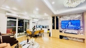 Bán căn hộ chung cư Xuân La, 9,9 tỷ, 102m2, view đẹp, nhiều tiện ích