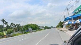 Bán 1 hec 700m Đất mặt tiền DT 741