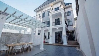 Cho Thuê Biệt thự có hồ bơi đẹp mới – Đường NTT và NVL - Quận 7 