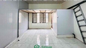 PHÒNG RỘNG CỬA SỔ ĐANG XÂY NGAY AN DƯƠNG VƯƠNG - VÒNG XOAY MŨI TÀU