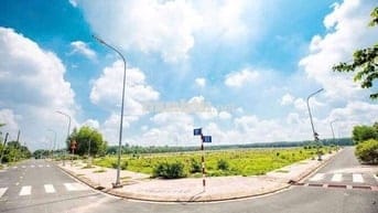 TRẢ NỢ BÁN GẤP LÔ ĐẤT 126m2 GIÁ 2TỶ350, ĐƯỜNG RỘNG, KHU DÂN CƯ ĐÔNG