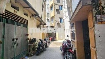 Lô góc 2 mặt thoáng, nhà đẹp ở ngay