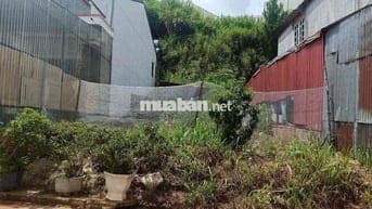 BÁN GẤP đất view đồi , Ngay trung tâm trị trấn Lạc Dương