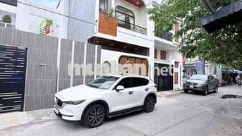 Bán nhà mới đẹp 3 tầng, đường nhựa rộng 8m cực thoáng, Vị trí sát bên