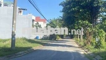 Đất biển Bàu Mạc Liên Chiểu dt 107.5m đường 5.5 lề 3m giá 4tỷ920