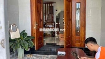 Cho thuê nhà full nội thất, ưu tiên thuê lâu dài, có vườn rau và bể cá