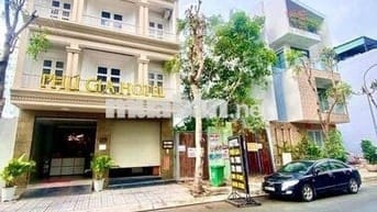 chủ cần sang lại khách sạn mới đẹp,có trả giá là chủ sẽ bán. ib e ngay