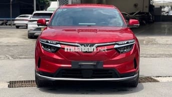 VinFast VF8 S 2024 mua pin, màu đỏ - 14000 km