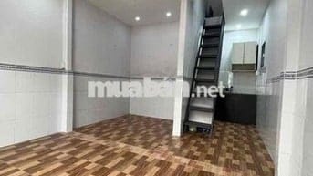 Nhà lầu mới 2 phòng gần Vincom Hùng Vương