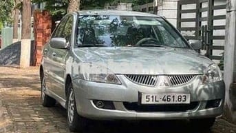 Mitsubishi Lancer 2004 - xe đẹp sạch sẽ.