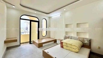 (Thương lượng giá ) Phòng mới xây BanCong NGAY BÀ HOM , PHỐ ẨM THỰC